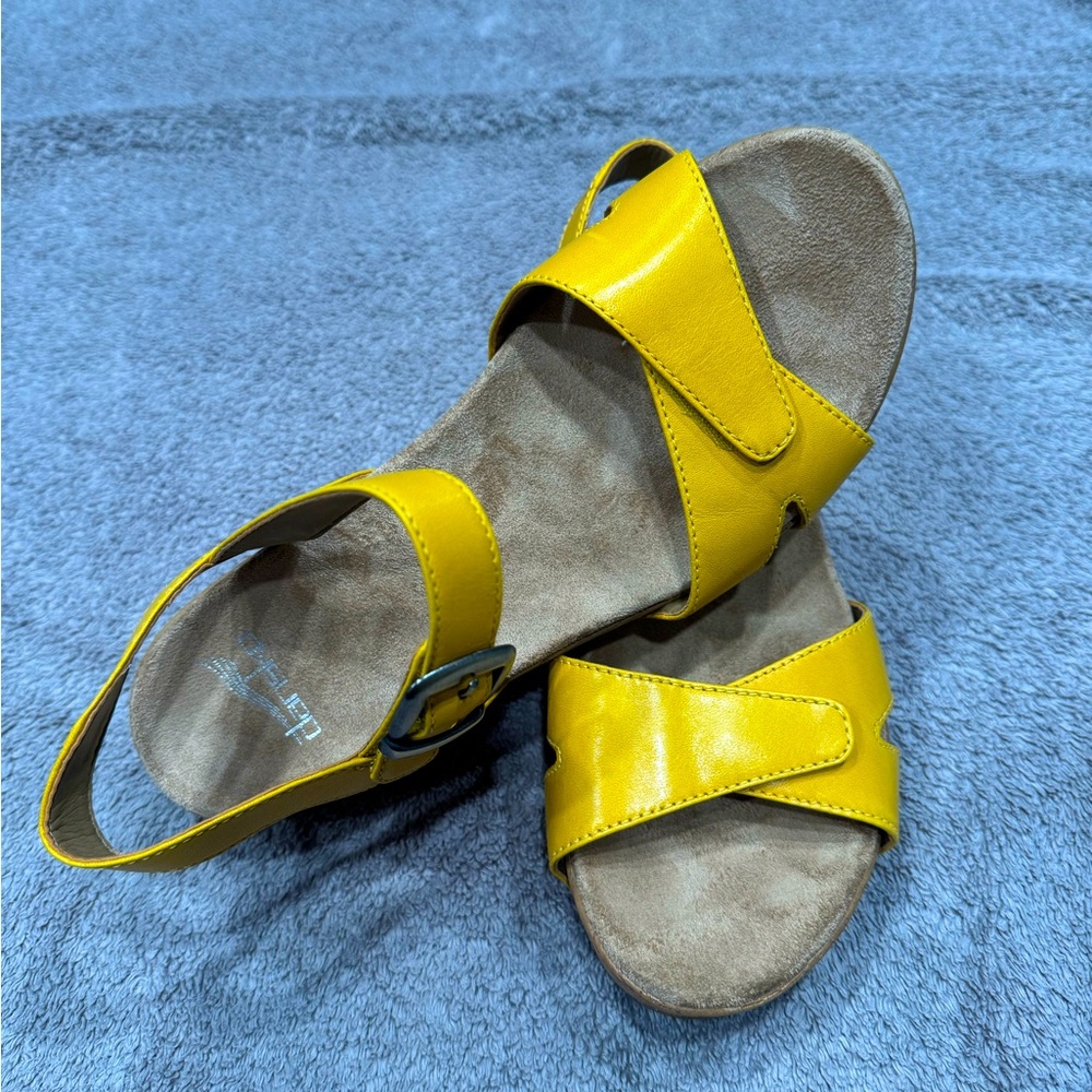 Dansko Laurie yellow strappy leather wedge sandals size 38.